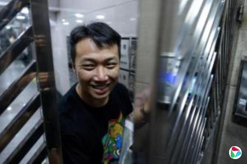 涉初选案 前港区议员袁嘉蔚刑满出狱