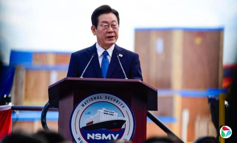 李在明访问费城韩企船厂 出席新船命名仪式