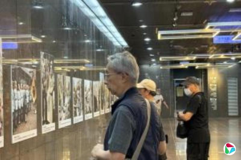 王沪宁:永远铭记港澳台同胞和海外侨胞为抗战作出的独特贡献