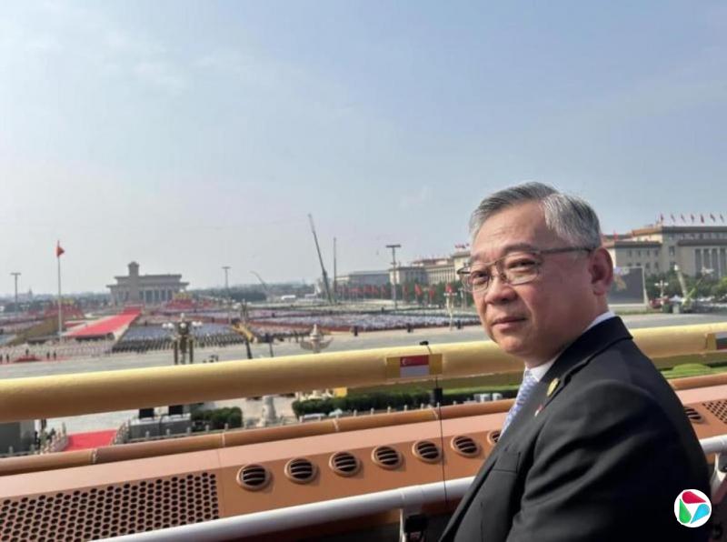 出席“九三”大阅兵 颜金勇:须铭记历史也应着眼未来