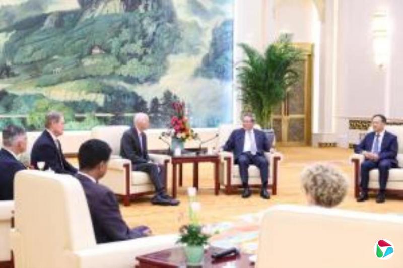 何立峰见美国会众议员代表团:望中美增信释疑