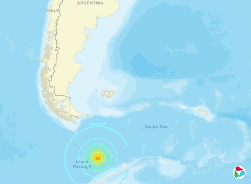 德雷克海峡发生7.8级地震 一度发布海啸预警