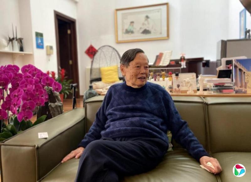 诺贝尔奖得主杨振宁逝世 103载人生画圆